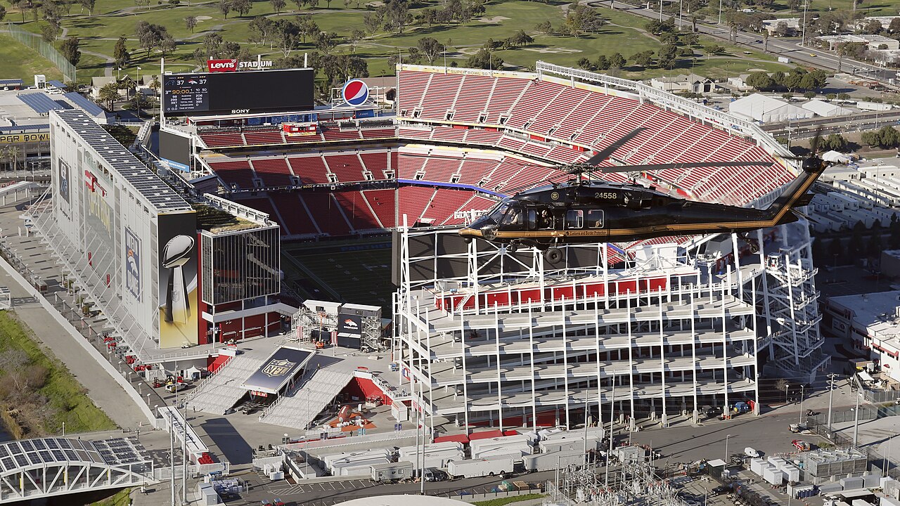 Levi's Stadium at game day