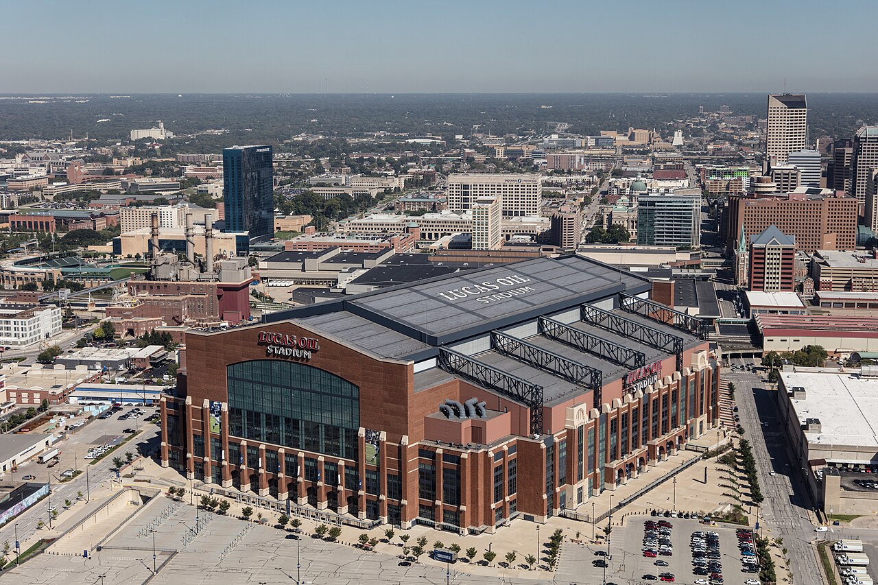 Lucas Oil Stadium at game day