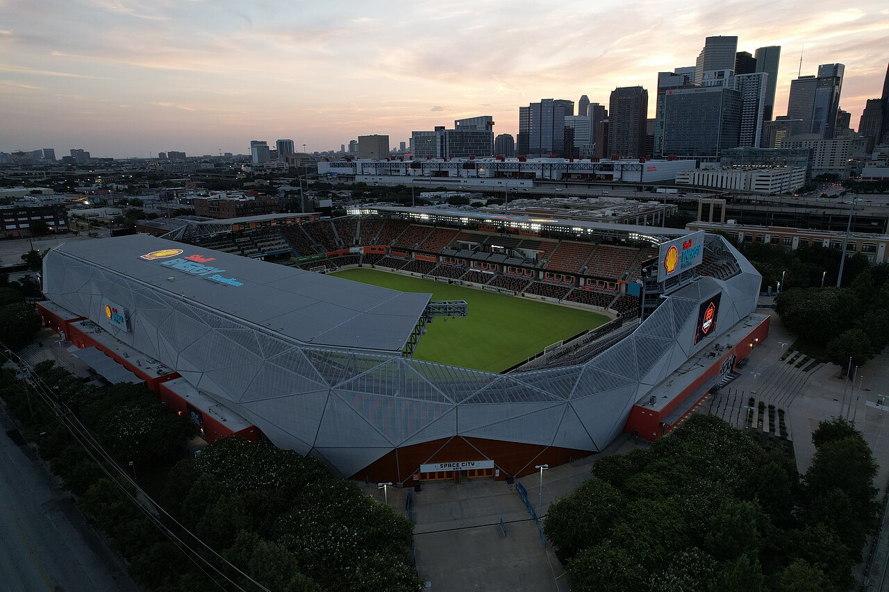 Shell Energy Stadium on matchday